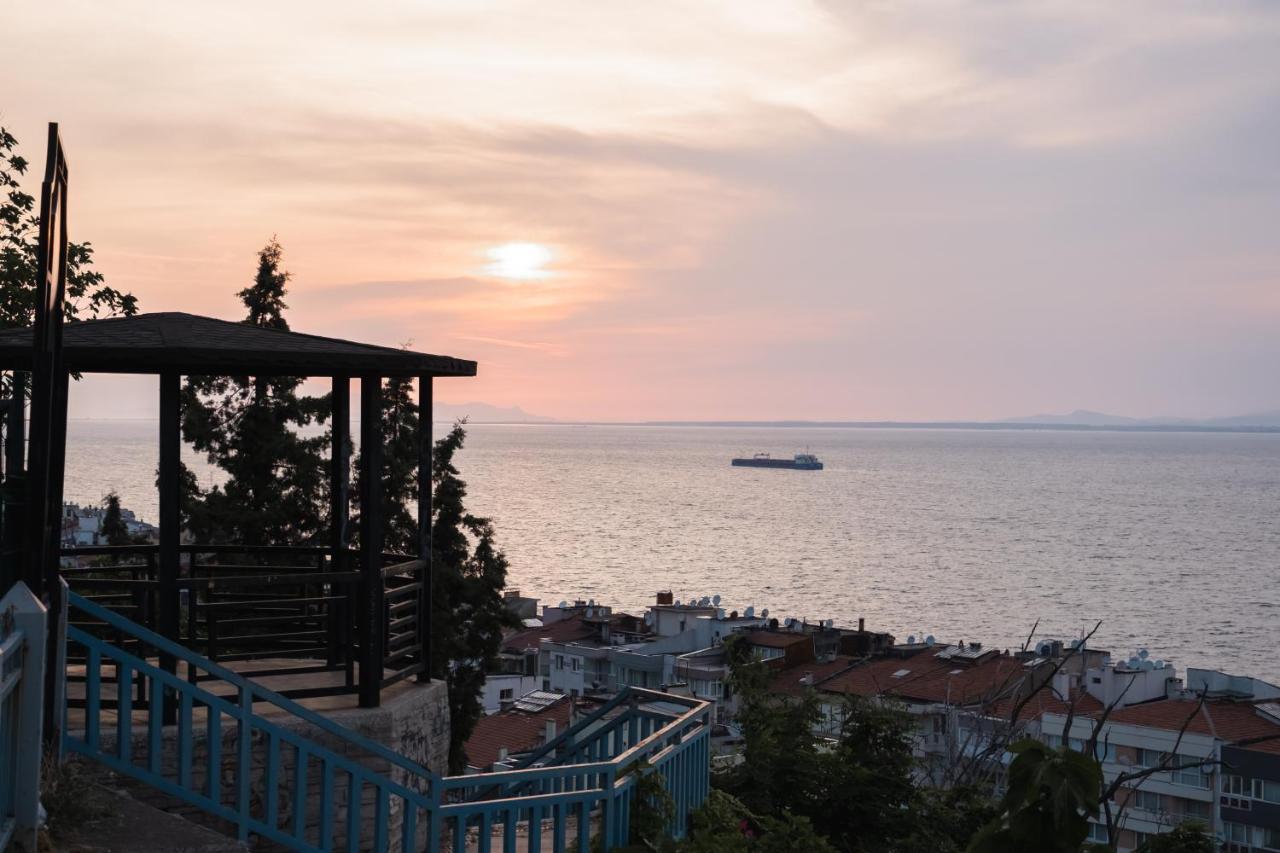 Near The Historical Elevator With A Sea View Apartment Izmir Bagian luar foto